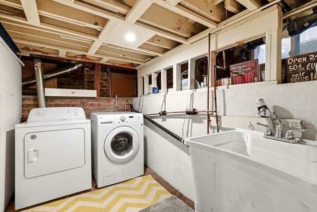 Building Photo - Charming Historic Home in Mayfair Neighborhood