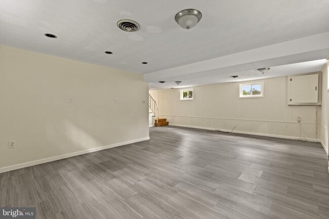 Building Photo - 5508 Spruce Dr