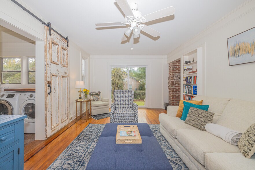 Primary Photo - 1049 Buist Ave