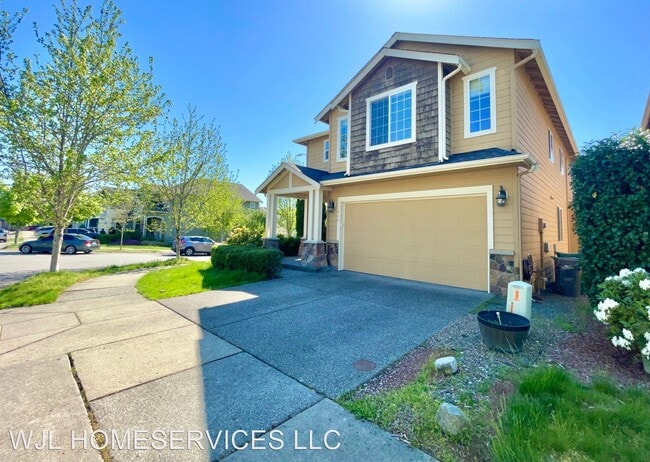 Building Photo - 4 br, 2.5 bath House - 17830 14th Ave W