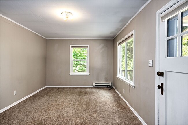 Building Photo - Charming 1-Bedroom Cottage Near Hood Canal...