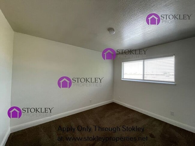 Building Photo - 1060 Oak Grove Rd