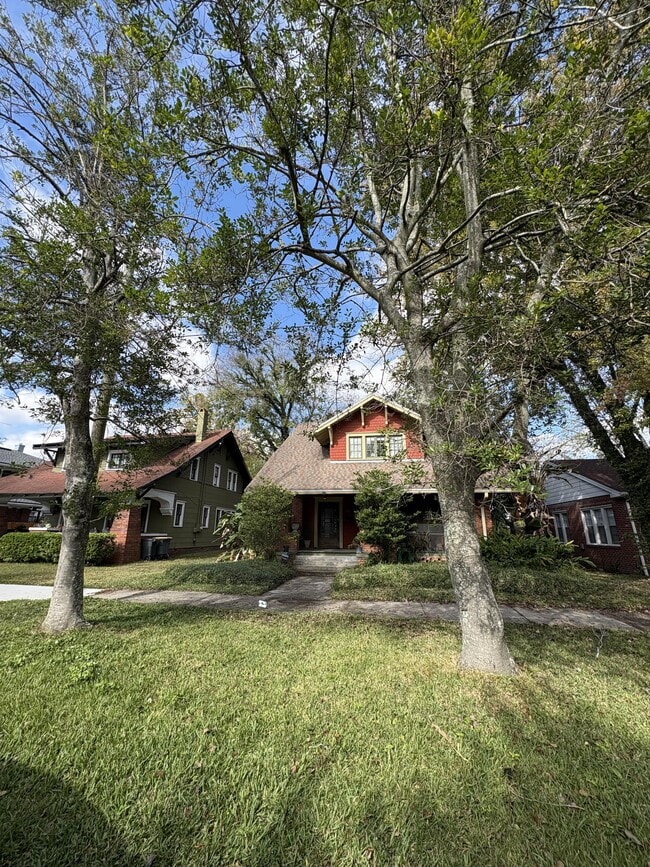 Building Photo - 2043 Dellwood Ave