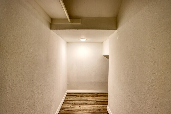 Building Photo - 317 Benjamin St