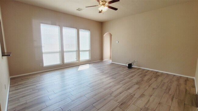 Building Photo - 14747 Briceland Springs Dr