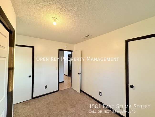 Building Photo - 1581 E Selma St