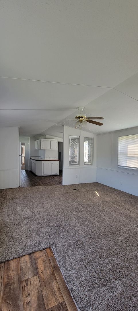 Building Photo - Ready to Move in