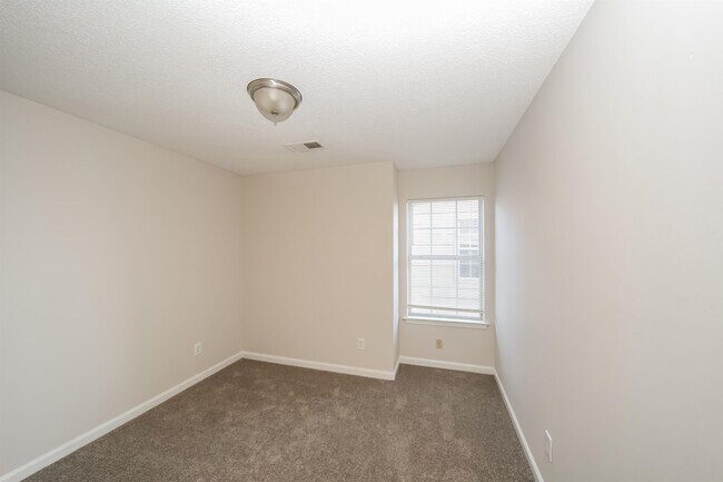 Building Photo - 5971 Wagon Hill Rd W