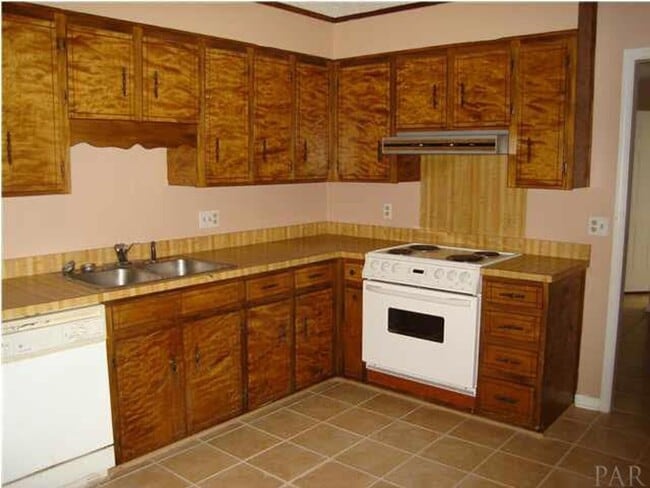 Building Photo - In the Heart of Gulf Breeze Proper