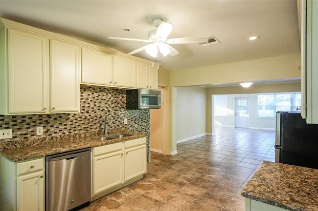 Building Photo - 10031 Union Park Dr