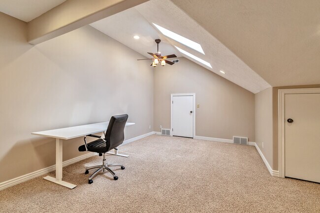 Building Photo - 1306 E 5250 S