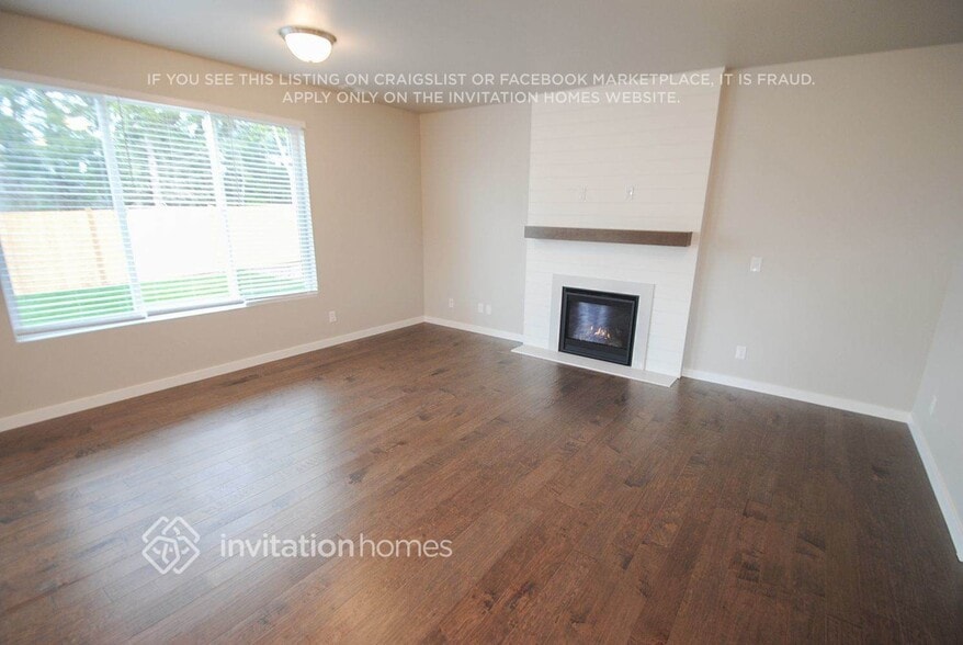 Building Photo - 6113 47th Pl NE