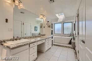 Building Photo - 5945 N El Capitan Way