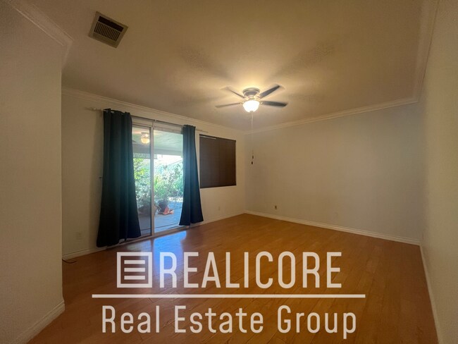 Building Photo - 11824 Greenbluff Way