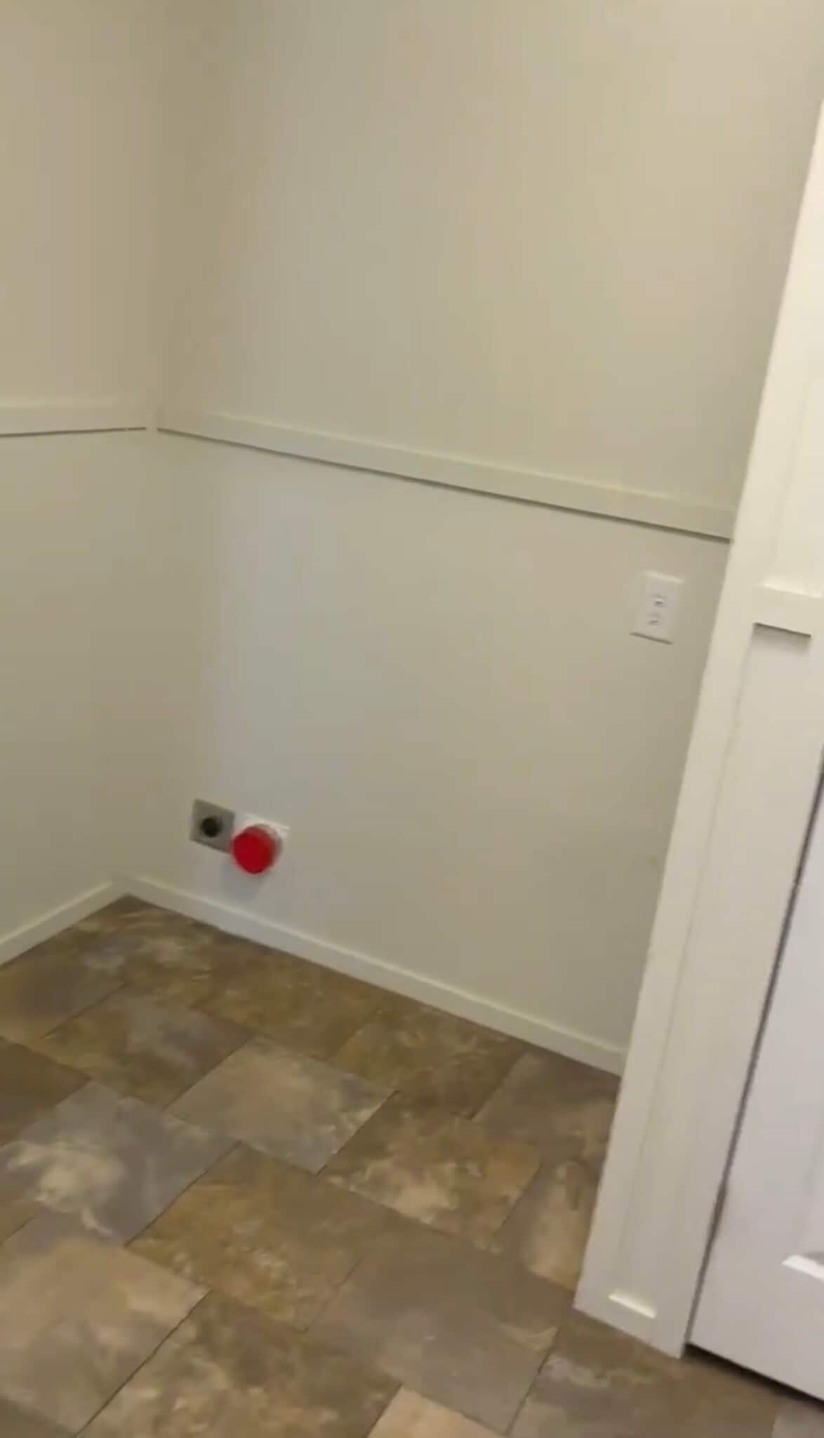 Washer/Dryer Hookup - 19 Meadowview Ln