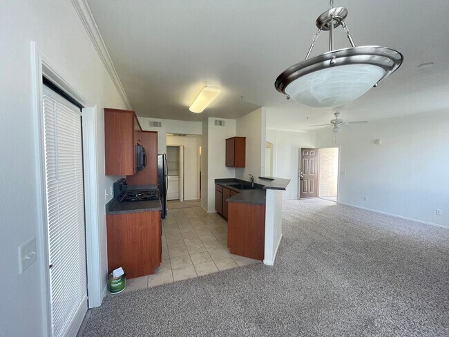 Building Photo - NEW CARPET AND PAINT, 2 bed/2 bath/ 1 CG/ Overlooking beautiful pool