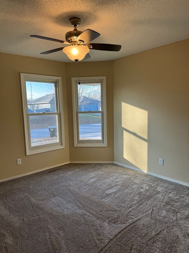 Building Photo - Lots of updates!  Southside 3 bedroom house