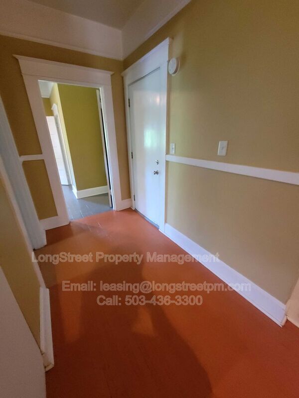 Building Photo - 3816 N Borthwick Ave