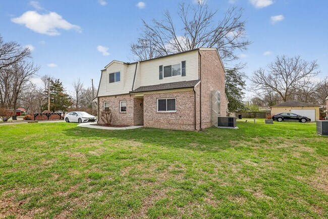 Building Photo - 601 E Grundy St