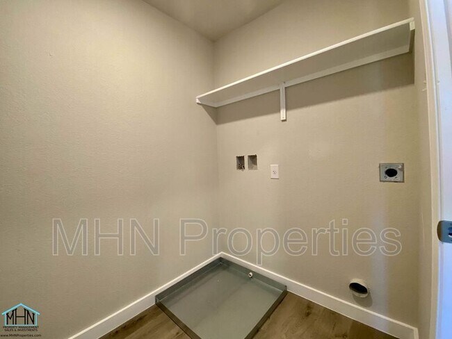 Building Photo - 7913 Cactus Plum Dr