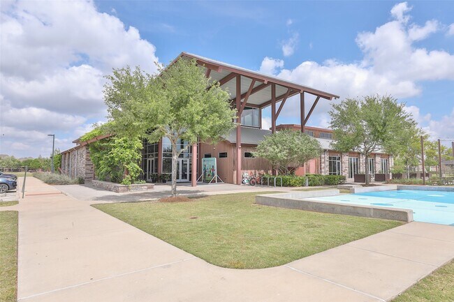 Building Photo - 2810 Bluesage Bluff Dr