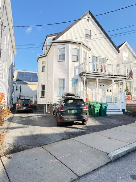 Building Photo - 68 Winchester St