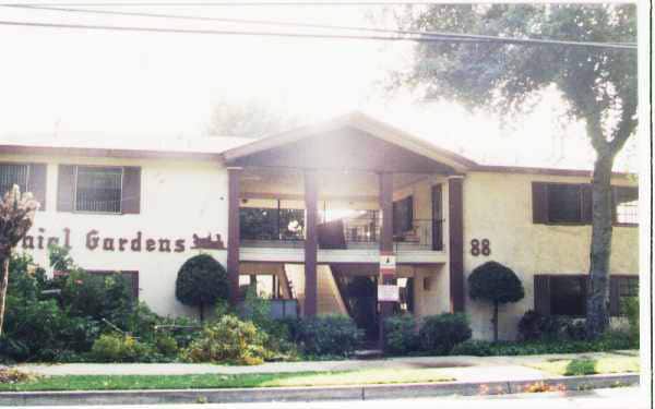 Building Photo - Colonial Gardens Apartments