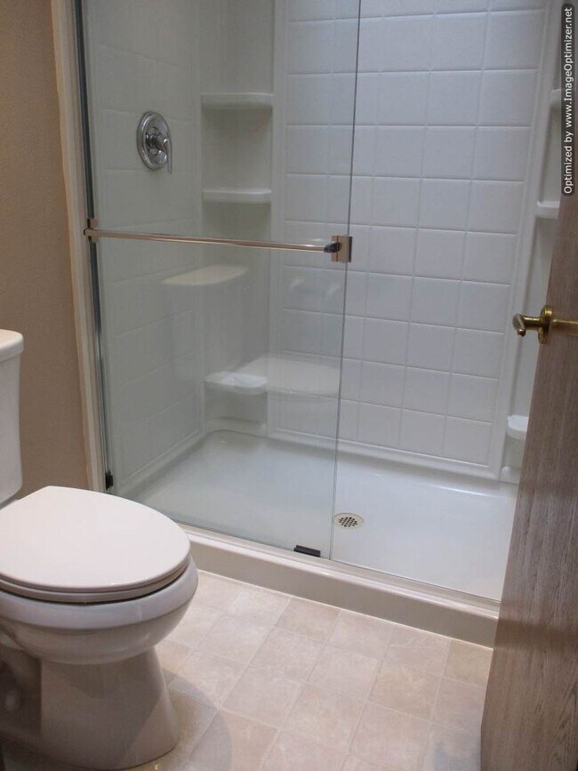 Building Photo - Charming 3-Bedroom Rambler with Spacious B...
