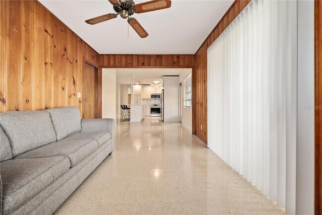 Building Photo - 12902 Forest Hills Dr