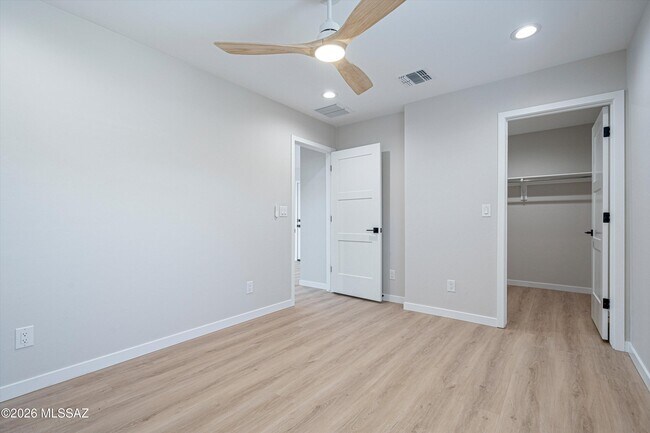 Building Photo - 739 N Queen Ave