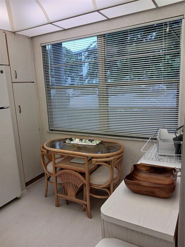 Building Photo - 3004 Portofino Isle