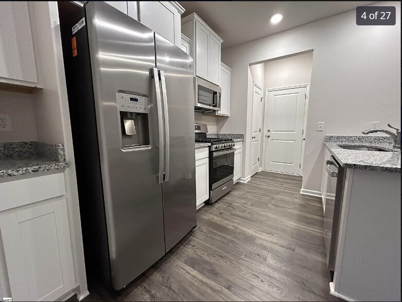 Building Photo - 3062 Hillgate Trl