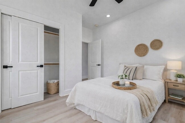 Building Photo - 5912 Mayle St