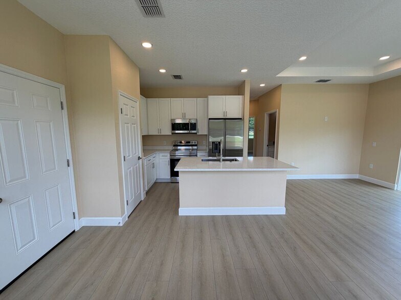 Building Photo - 4661 Hickory Tree Rd