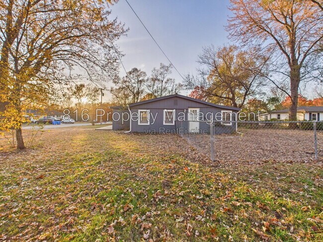Building Photo - 126 S Village Terrace