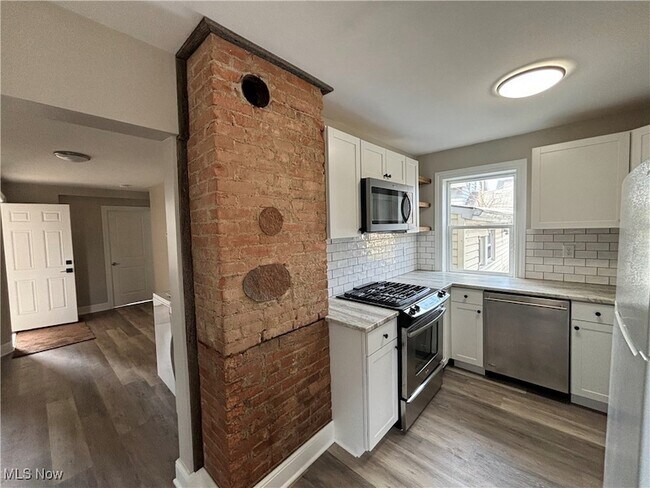 Building Photo - 1445 W 52nd St