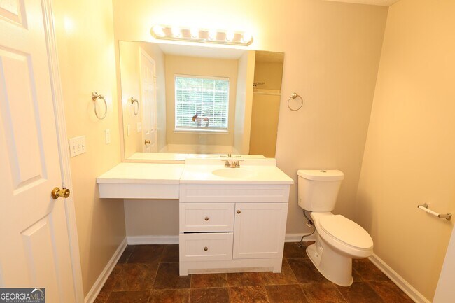Building Photo - 3044 Lake Park Trail