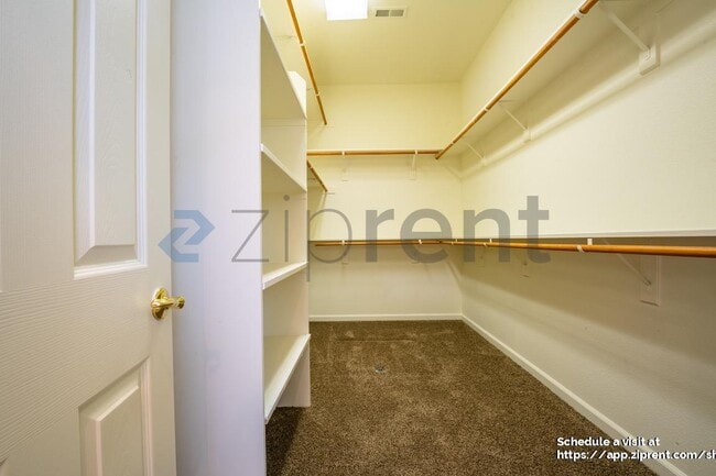 Building Photo - 100 Canterbury Ct