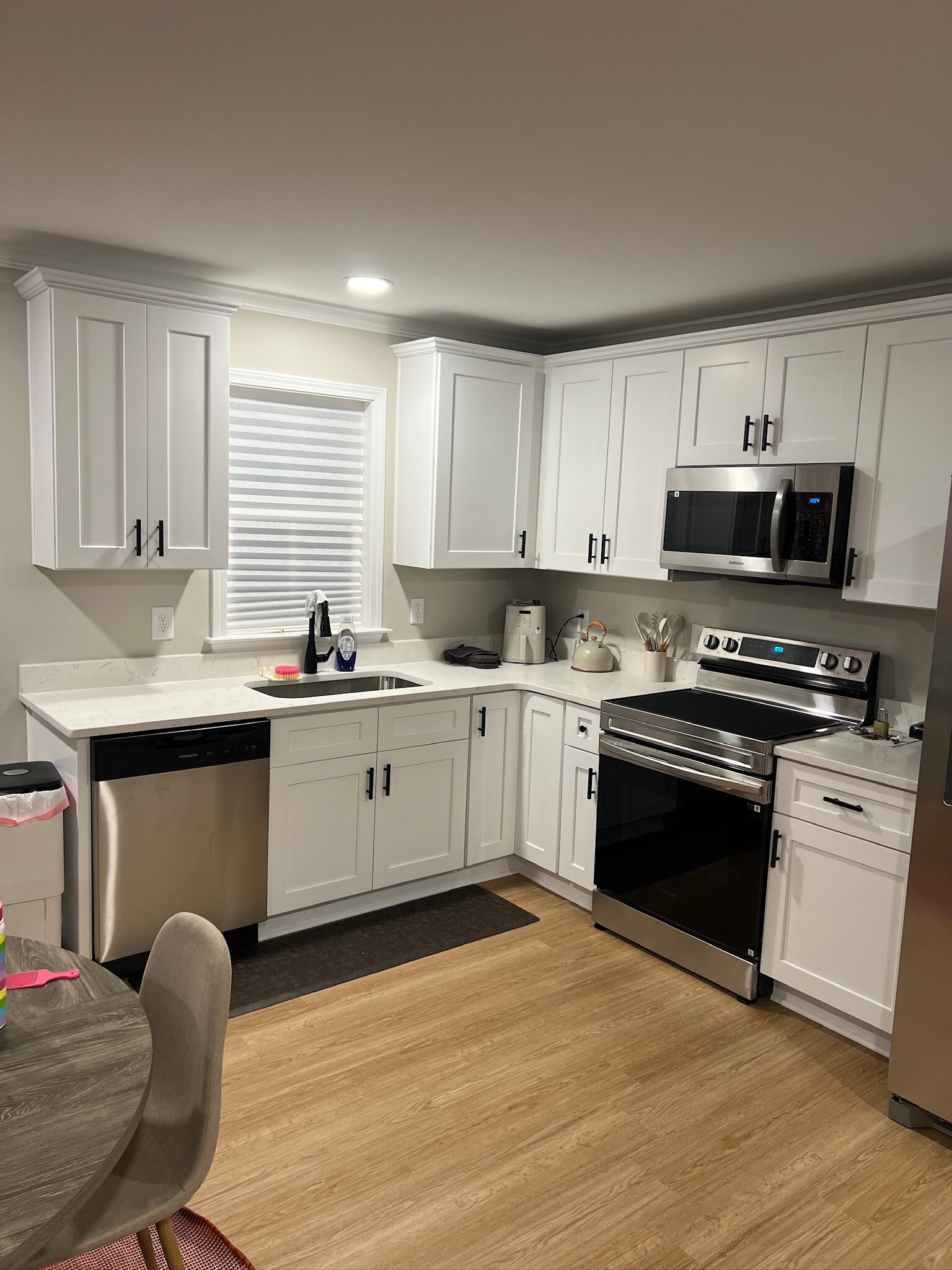 kitch (shared) - 2006 Linda Jones Ave