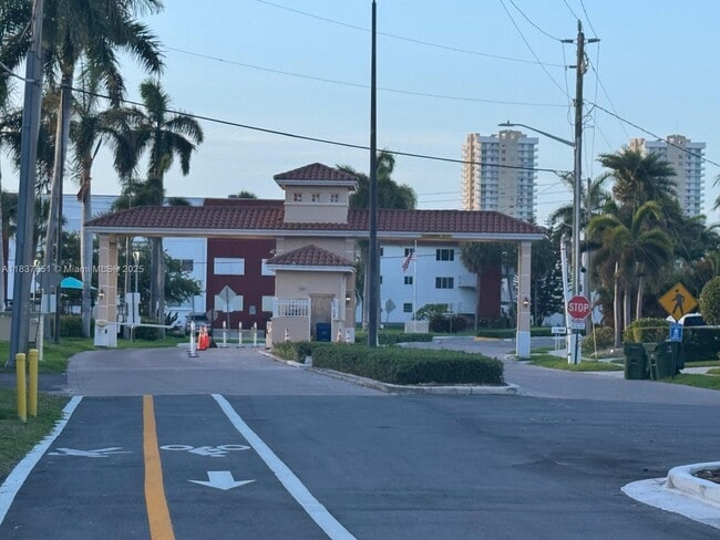 Building Photo - 500 Layne Blvd