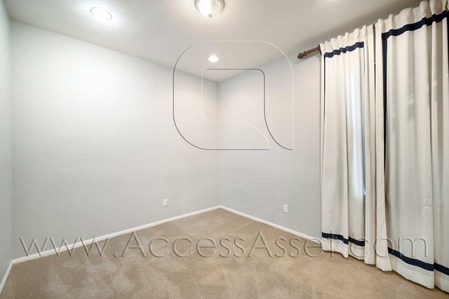 Building Photo - 29534 Dry Creek Dr