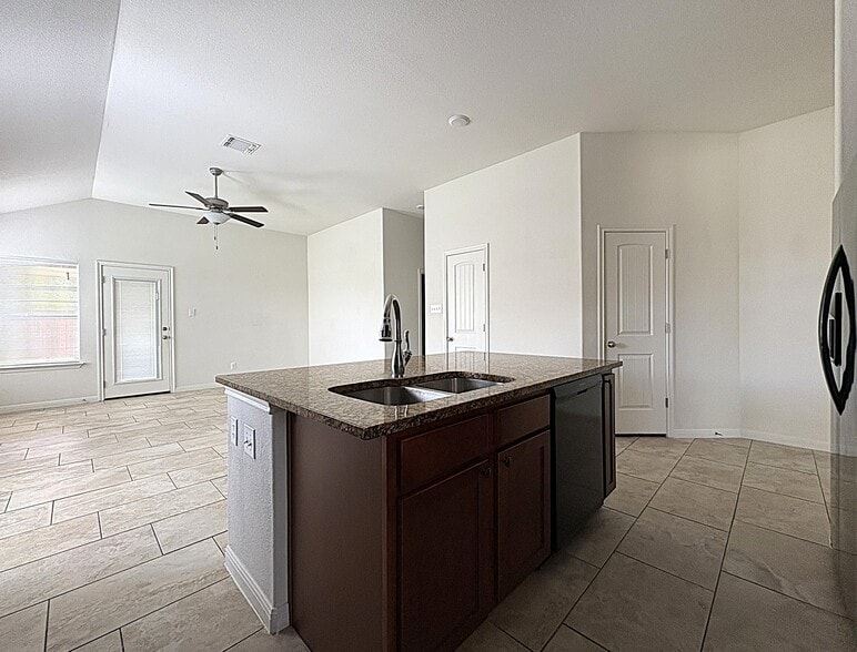 Building Photo - 3810 Flat Rock Mountain Dr