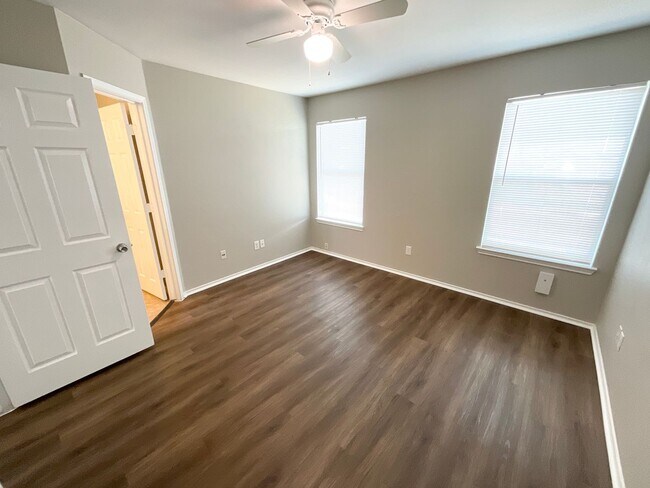 Building Photo - Lovely 2-story | 3-bedroom | 2.5-bath town...