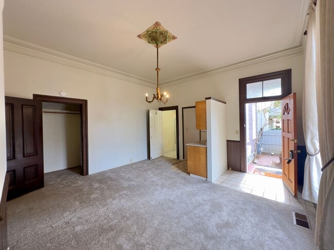 Building Photo - 190 W K St