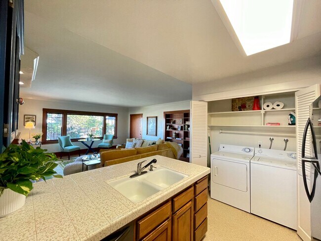 Building Photo - 189C-F-TL-CS