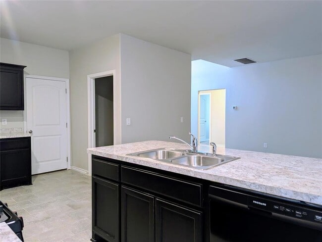 Building Photo - 13733 The Brook Blvd