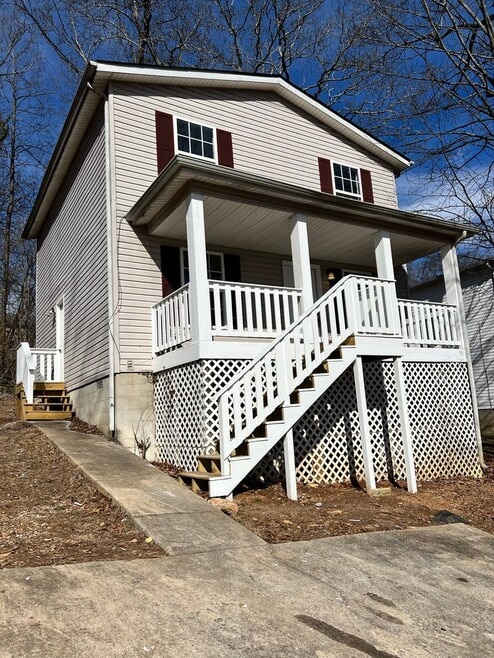 Building Photo - 829 Sylvan Dr