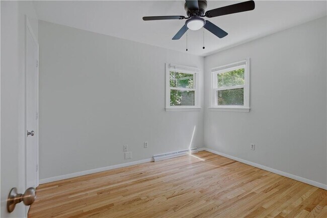 Building Photo - 117 Canonchet Dr