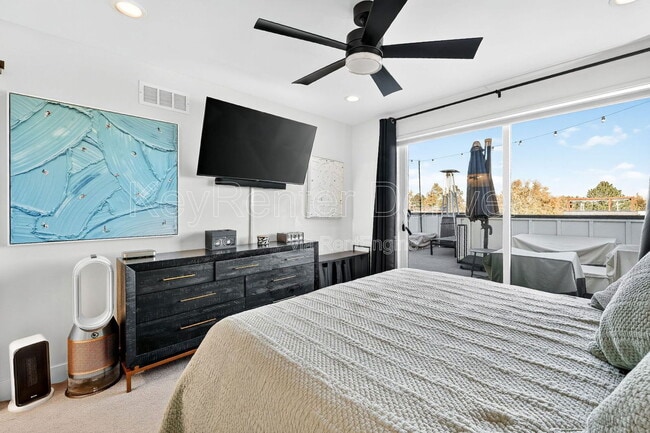 Building Photo - 1299 Newton St