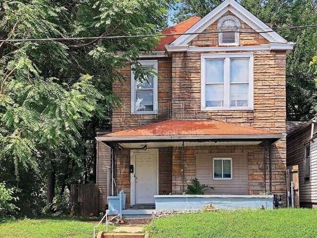 Building Photo - 1743 W Hill St